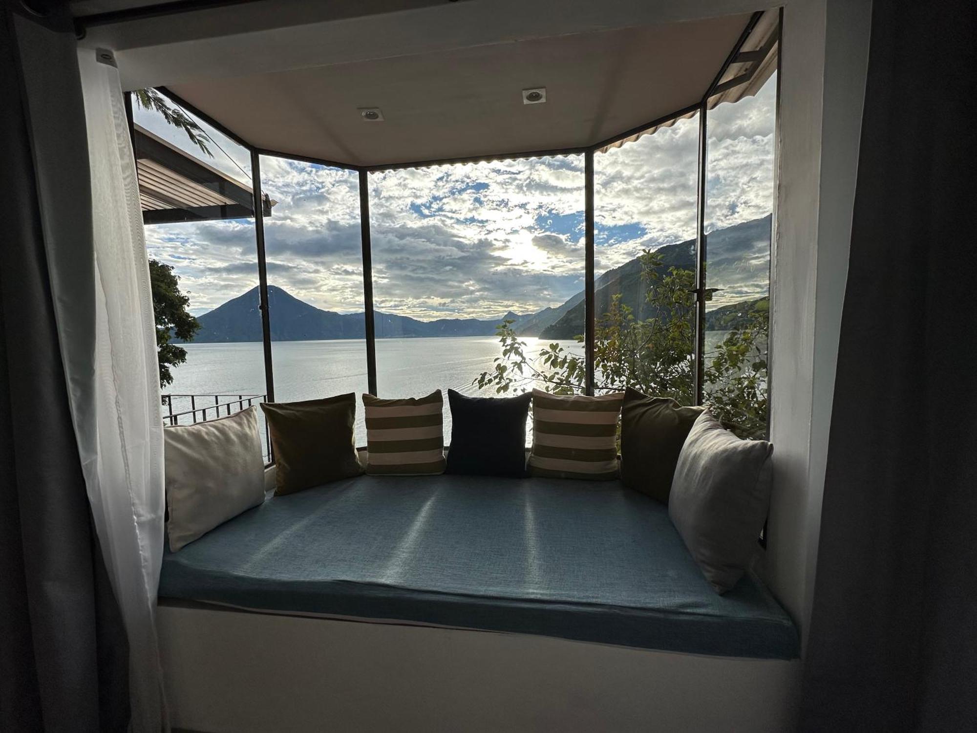 Atitlan Sunset Lodge Santa Cruz La Laguna Exterior photo