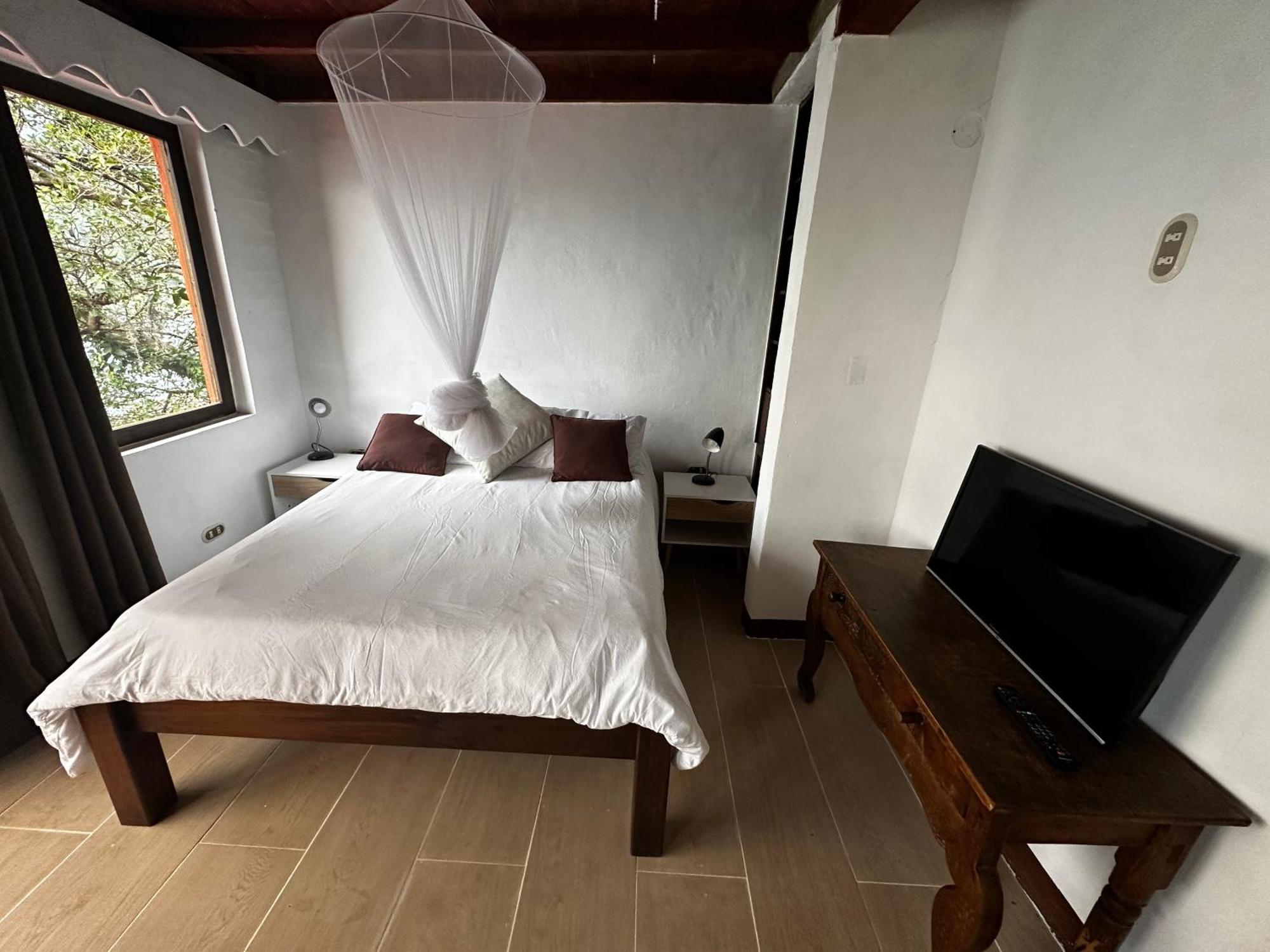 Atitlan Sunset Lodge Santa Cruz La Laguna Exterior photo