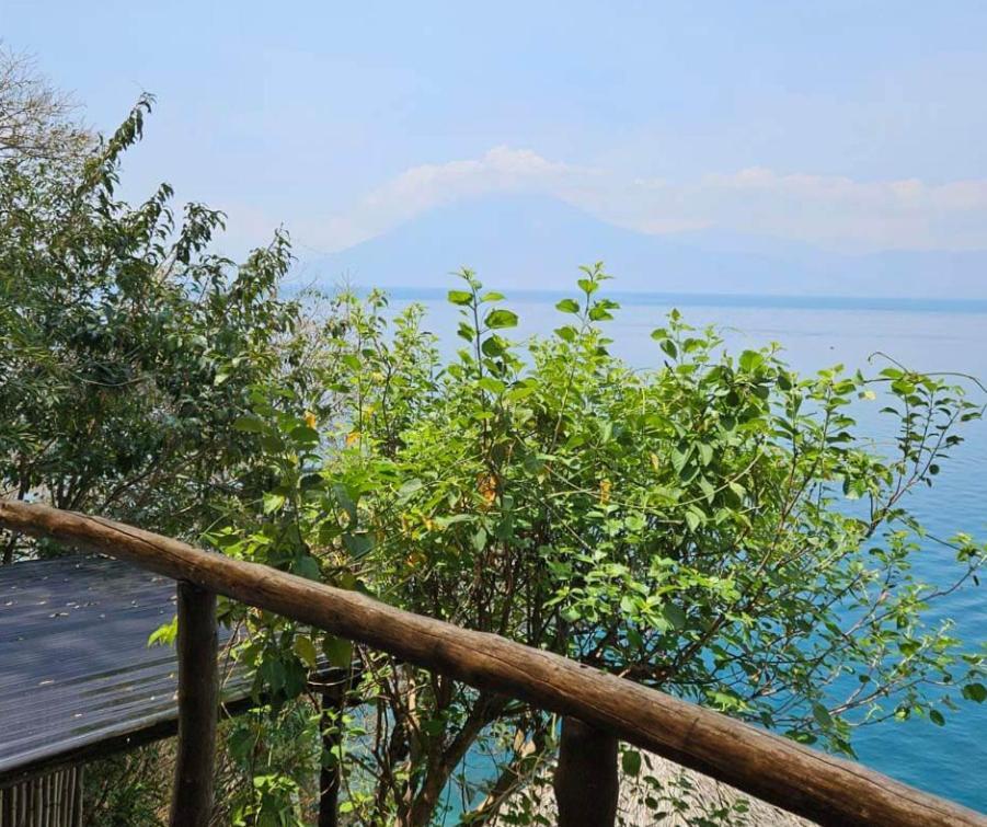 Atitlan Sunset Lodge Santa Cruz La Laguna Exterior photo