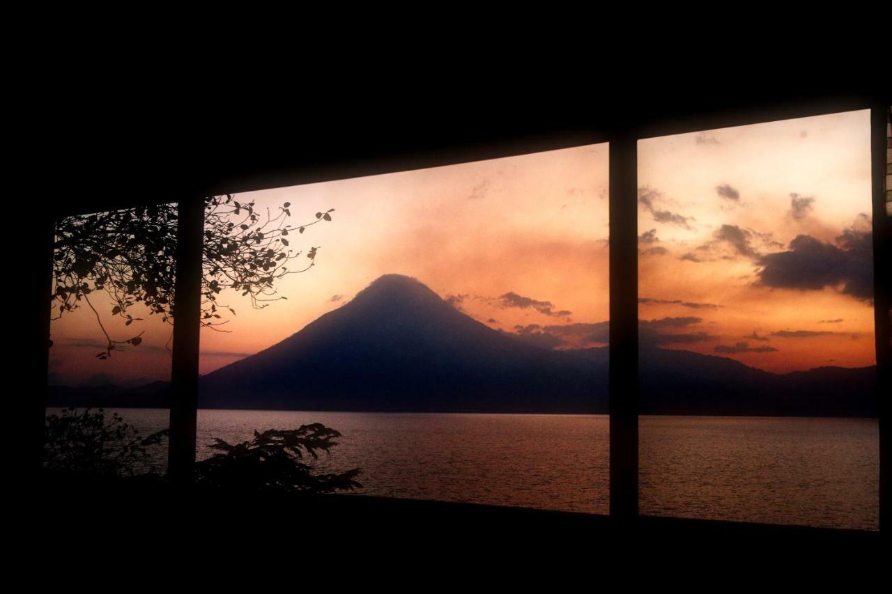 Atitlan Sunset Lodge Santa Cruz La Laguna Exterior photo