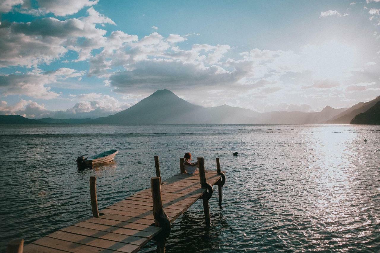 Atitlan Sunset Lodge Santa Cruz La Laguna Exterior photo